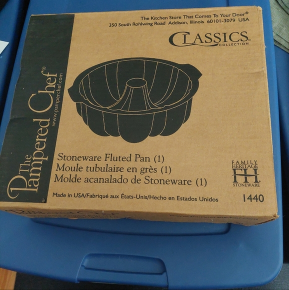 The Pampered Chef Kitchen Nwt Pampered Chef Bundt Pan Never Been